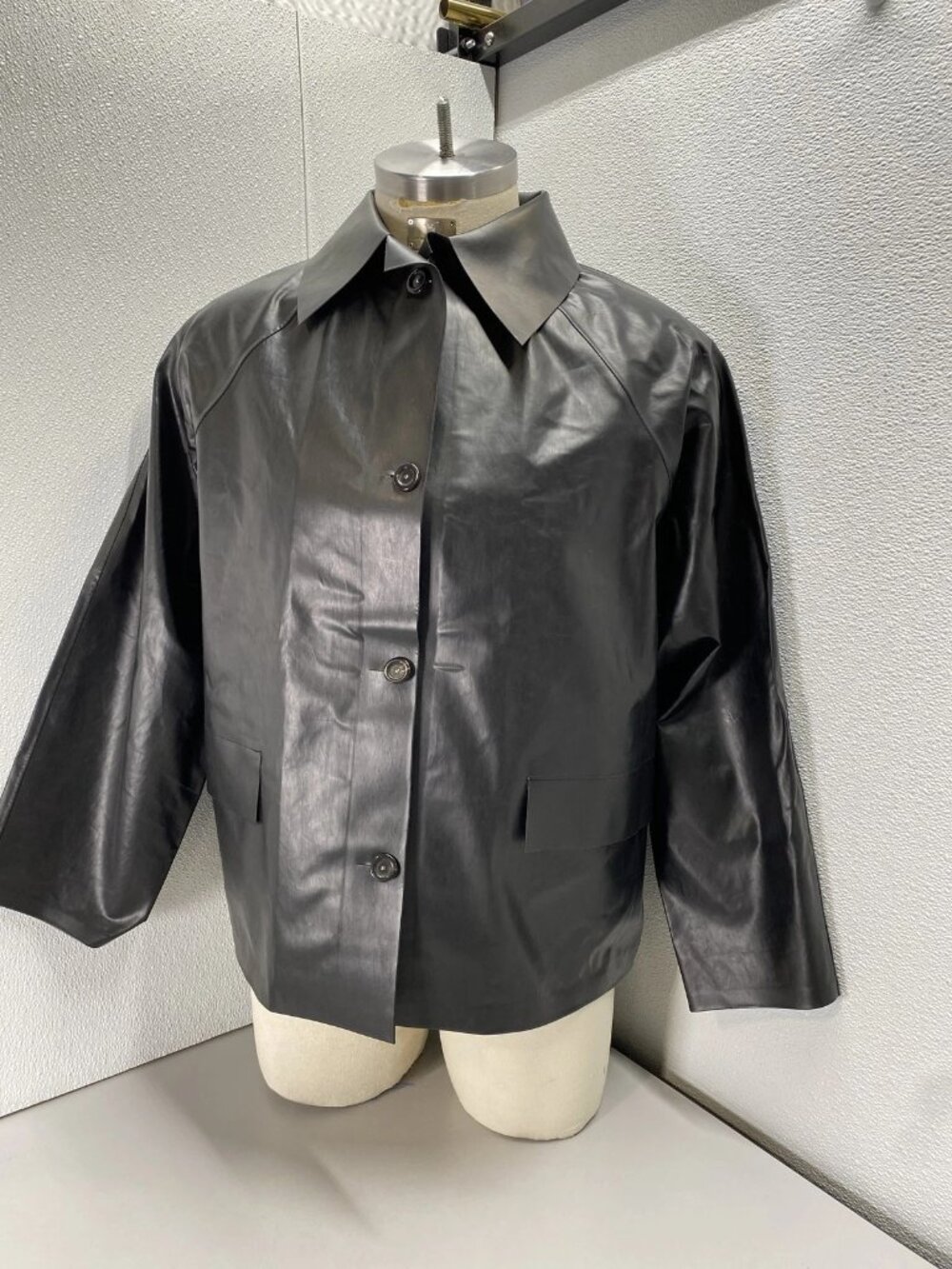 KassL Editions Mens Original Hip Oil Water Repellent Jacket Size M Black